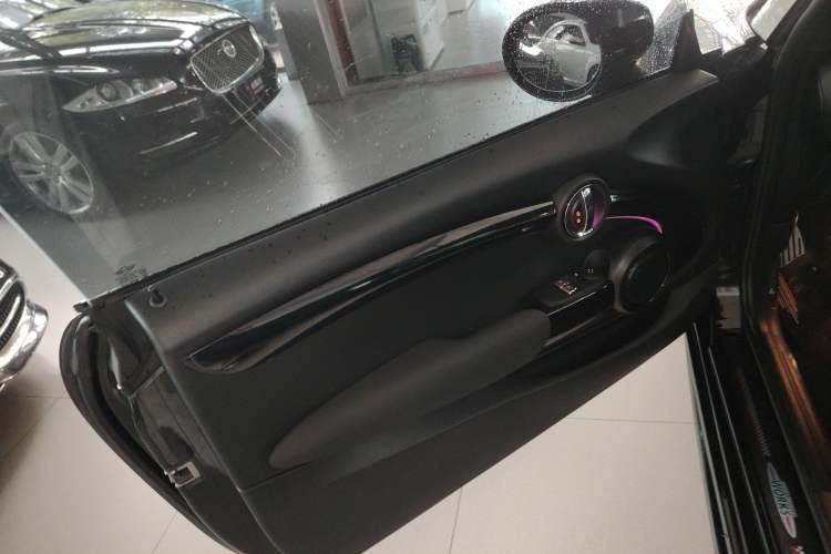 Used MINI 2023 Updated 2.0T COOPER S Racing Driver Interior 7