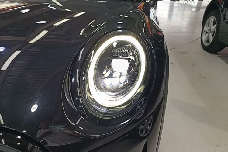 Used MINI 2023 Updated 1.5T COOPER Artist Five-Door Edition Left Front Headlight