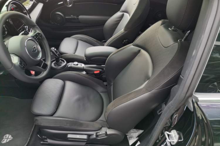 Used MINI 2023 Updated 2.0T COOPER S Artist Left Front Seat