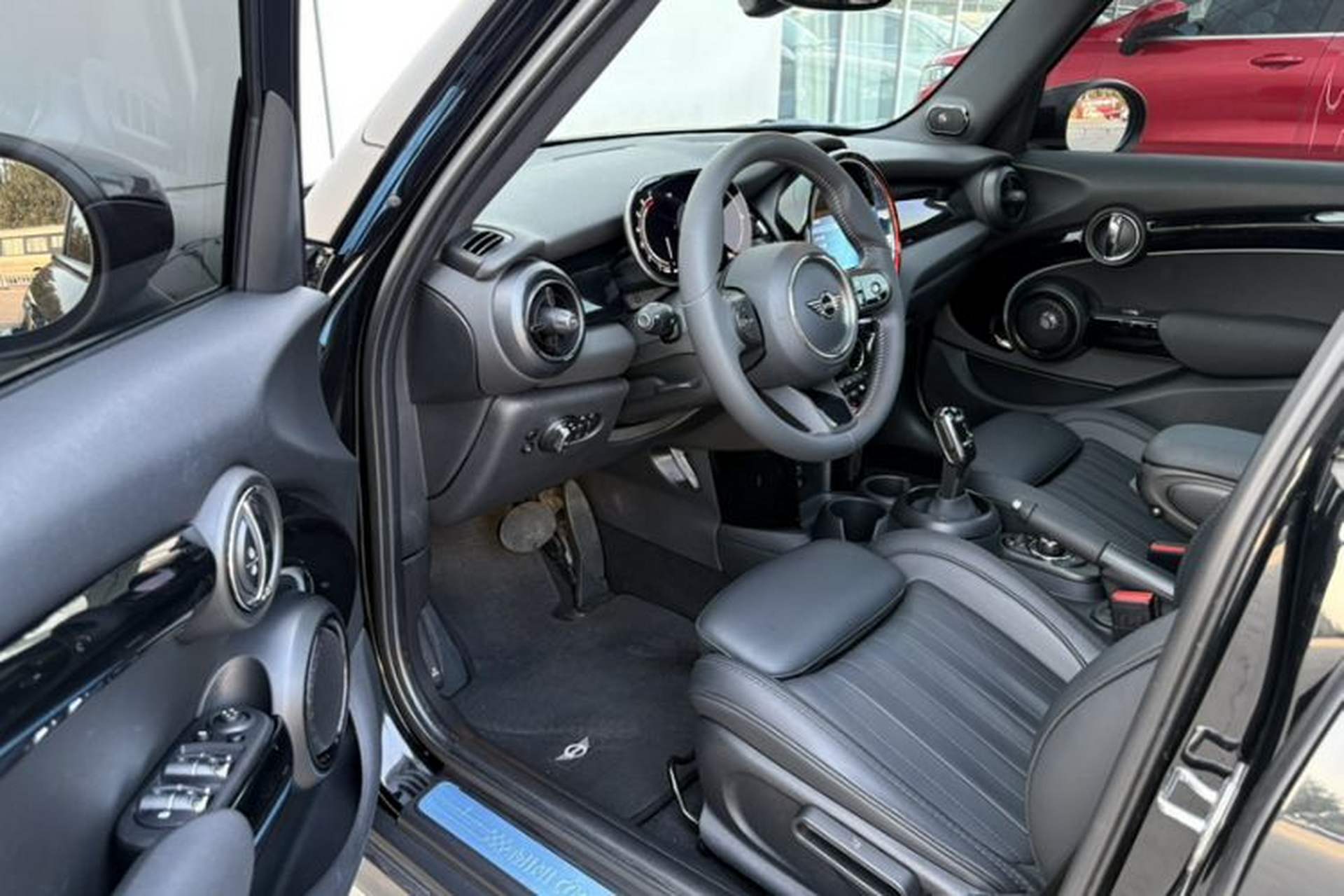 Used MINI 2023 Facelift 2.0T COOPER S Artist Five-Door Edition Left Front Seat
