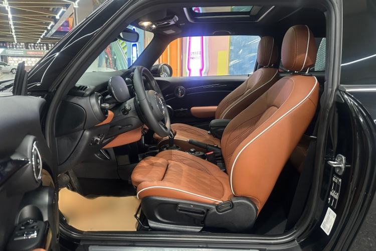 Used MINI 2023 Updated 2.0T COOPER S Artist Left Front Seat