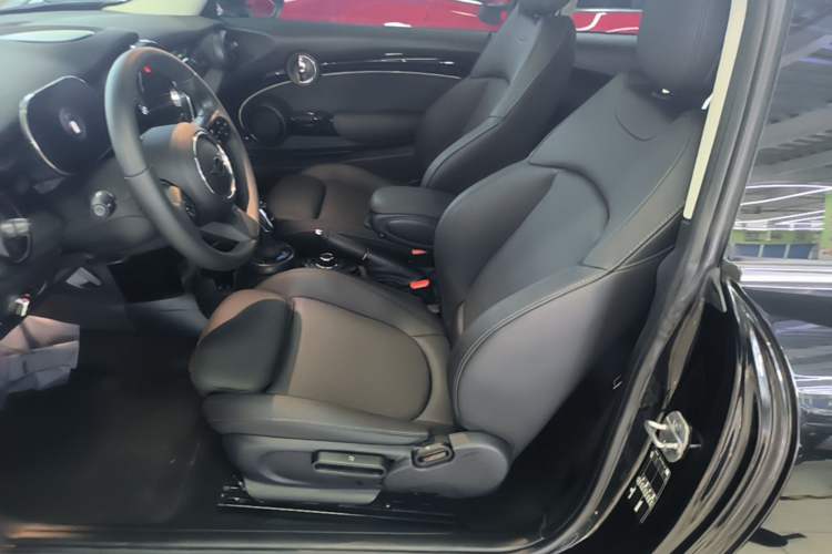 Used MINI 2023 Updated 1.5T COOPER Artist Left Front Seat