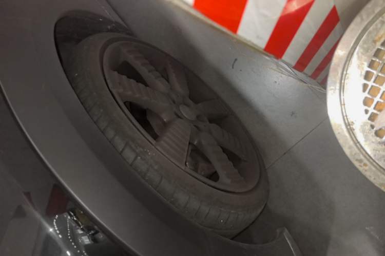 Used MINI 2023 1.5T COOPER King's Cross Special Edition Five-Door Version Left Front Wheel Hub