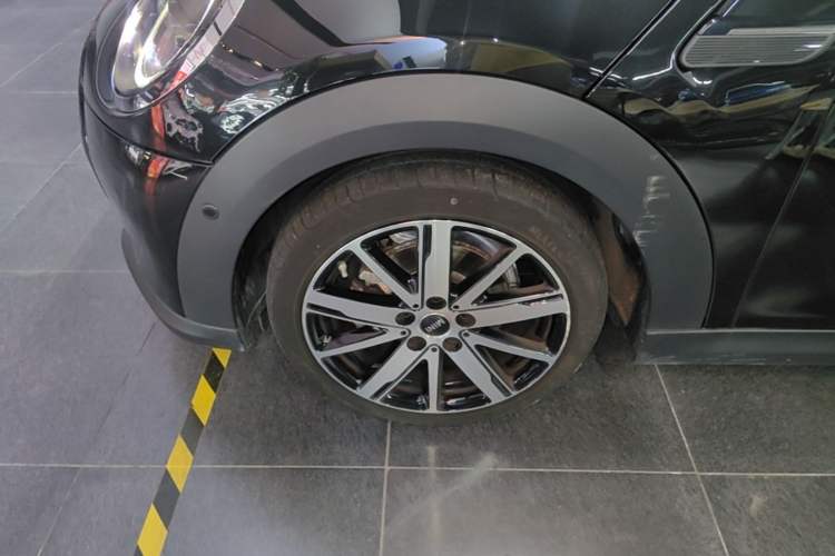 Used MINI 2023 Updated 1.5T COOPER Artist Left Front Wheel Hub
