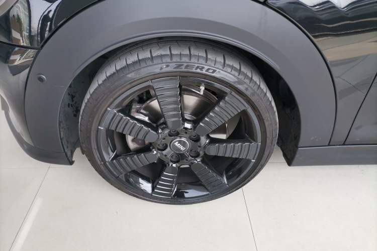 Used MINI 2023 Updated 2.0T COOPER S Artist Left Front Wheel Hub