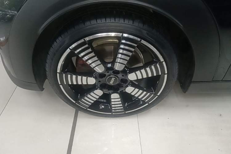 Used MINI 2023 2.0T COOPER S Artist Five-Door Edition Left Front Wheel Hub