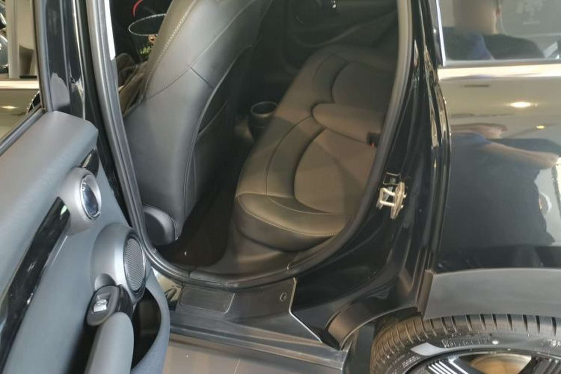 Used MINI 2023 Updated 1.5T COOPER Artist Five-Door Edition Left Rear Seat