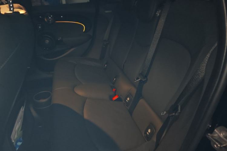 Used MINI 2023 2.0T COOPER S King's Cross Special Edition Five-Door Version Left Rear Seat