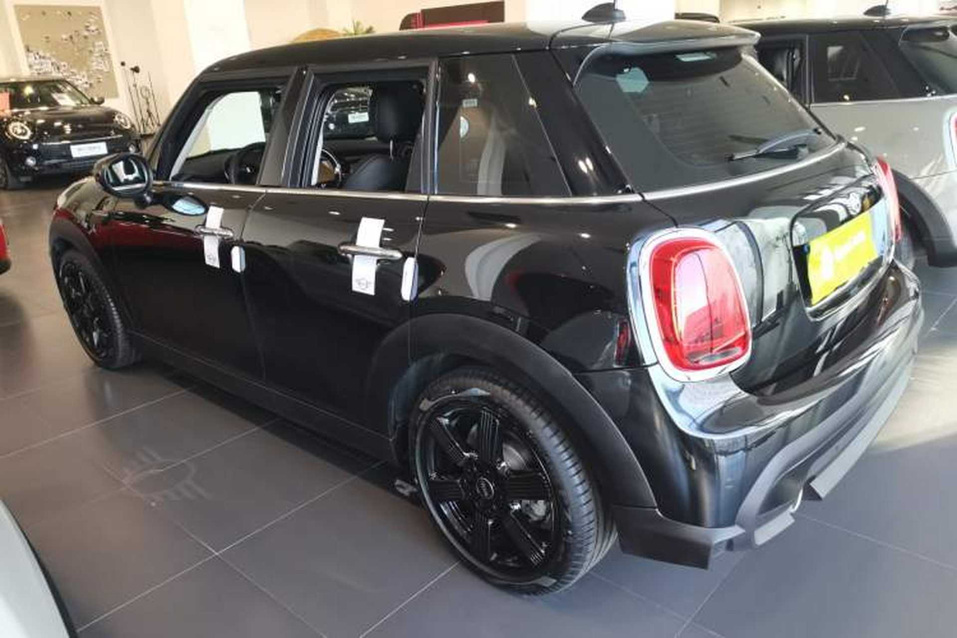 Used MINI 2023 Updated 1.5T COOPER Artist Five-Door Edition Left Side