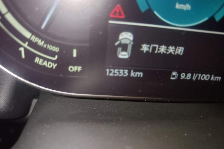 Used MINI 2023 Second Facelift 2.0T COOPER S CABRIO Artist Odometer Close Up