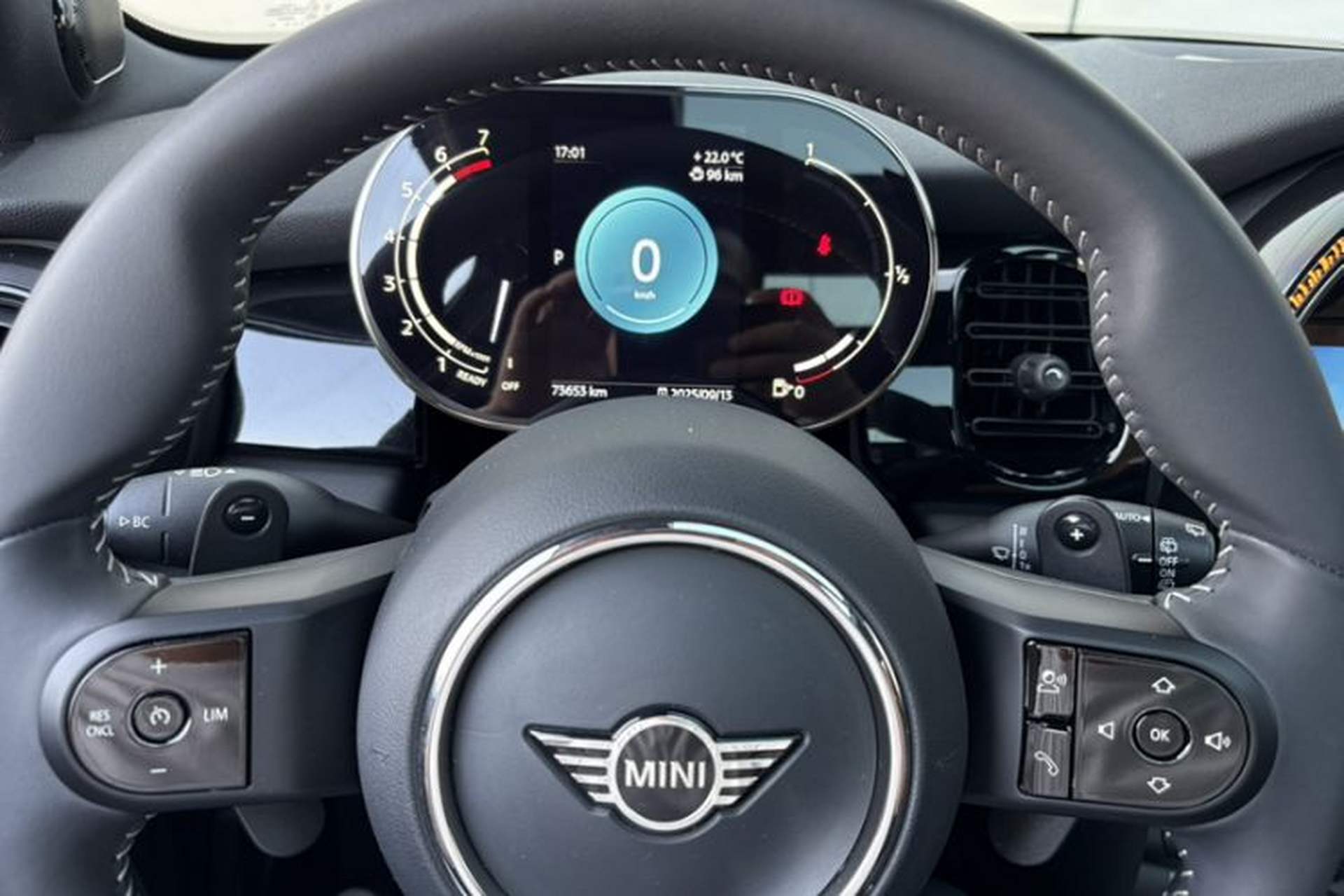 Used MINI 2023 Facelift 2.0T COOPER S Artist Five-Door Edition Odometer Close Up