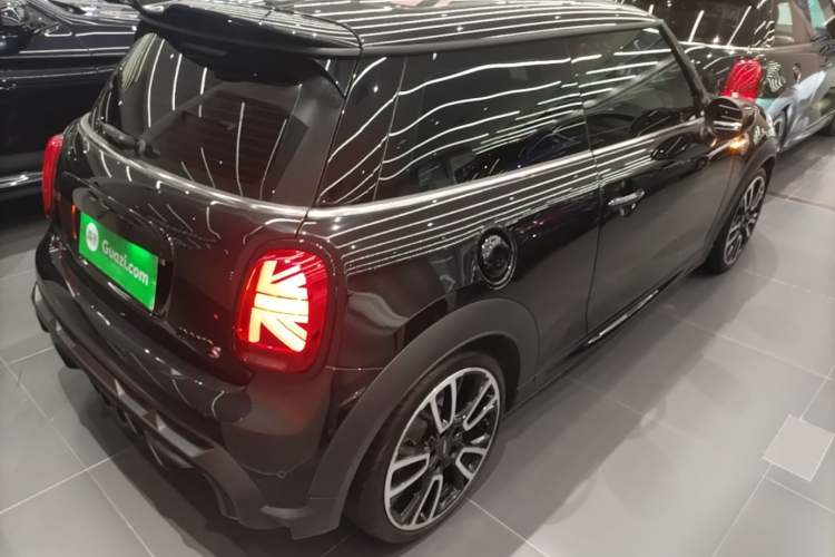 Used MINI 2023 Updated 2.0T COOPER S Racing Driver Rear Right 45 Deg
