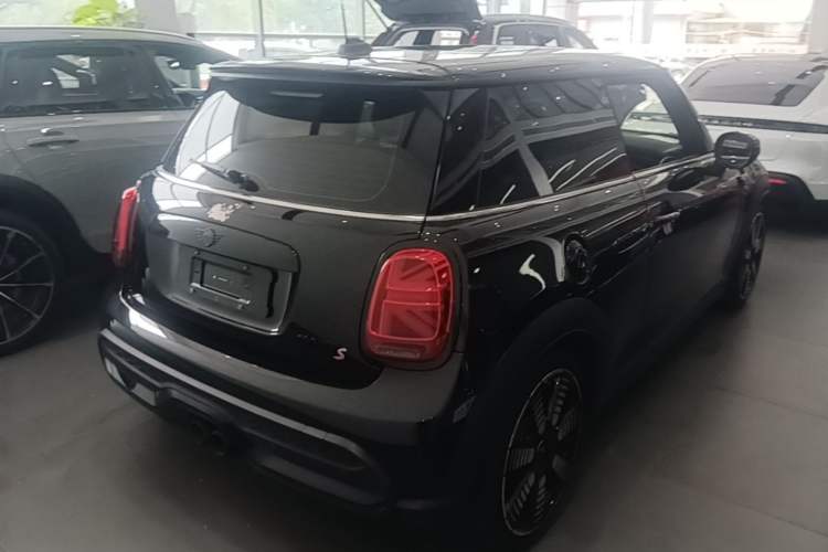 Used MINI 2023 Updated 2.0T COOPER S Artist Rear Right 45 Deg