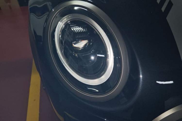 Used MINI 2023 2.0T COOPER S King's Cross Special Edition Five-Door Version Right Front Headlight