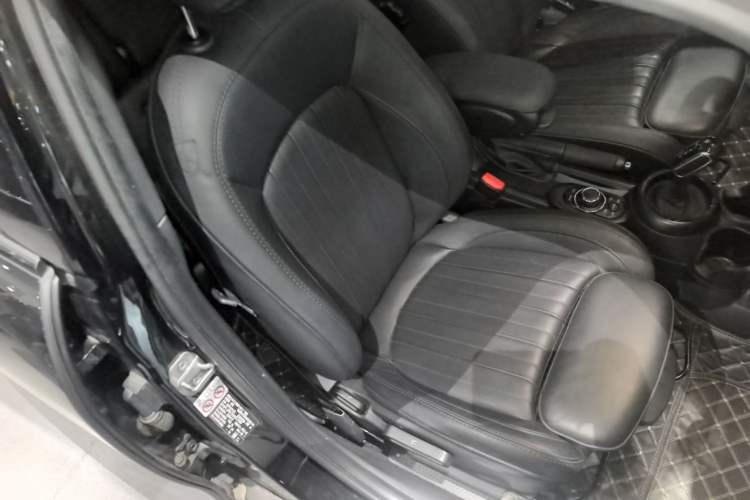 Used MINI 2023 1.5T COOPER King's Cross Special Edition Five-Door Version Right Front Seat
