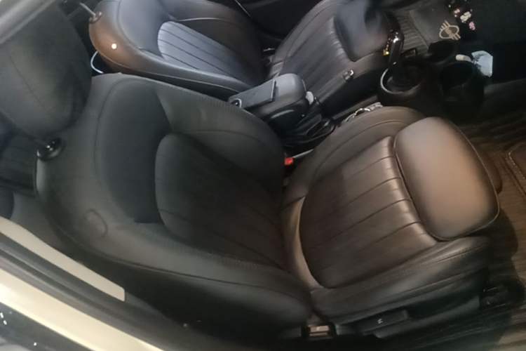 Used MINI 2023 2.0T COOPER S Artist Five-Door Edition Right Front Seat