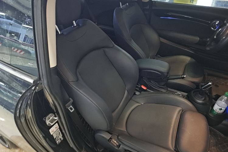 Used MINI 2023 Updated 1.5T COOPER Artist Right Front Seat