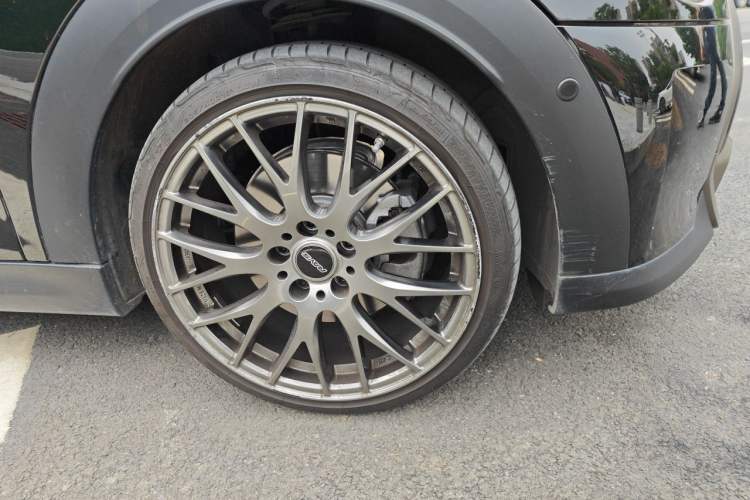 Used MINI 2023 2.0T COOPER S King's Cross Special Edition Right Front Wheel Hub