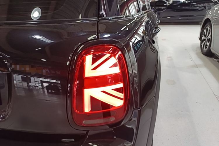 Used MINI 2023 Updated 1.5T COOPER Artist Five-Door Edition Right Rear Taillight