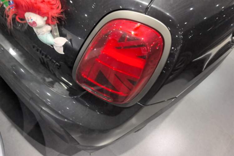 Used MINI 2023 1.5T COOPER King's Cross Special Edition Five-Door Version Right Rear Taillight