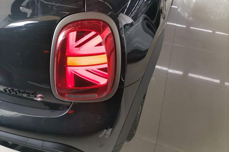 Used MINI 2023 Updated 2.0T COOPER S Artist Right Rear Taillight