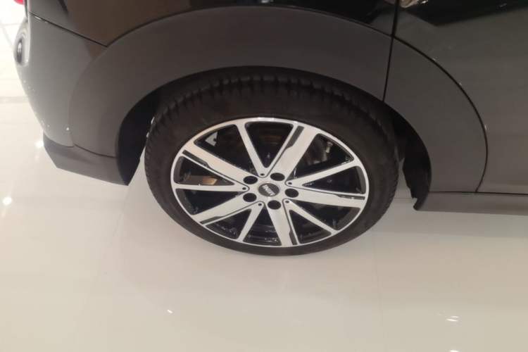 Used MINI 2023 1.5T COOPER Artist Five-Door Edition Right Rear Wheel Hub