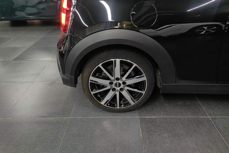 Used MINI 2023 Updated 1.5T COOPER Artist Right Rear Wheel Hub