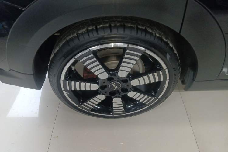 Used MINI 2023 2.0T COOPER S Artist Five-Door Edition Right Rear Wheel Hub