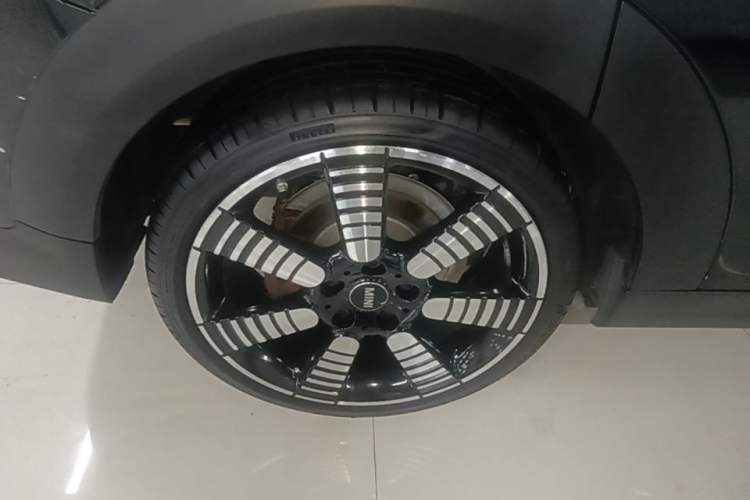 Used MINI 2023 2.0T COOPER S Artist Five-Door Edition Right Rear Wheel Hub