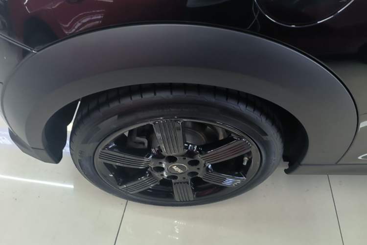 Used MINI 2023 Updated 1.5T COOPER Artist Right Rear Wheel Hub