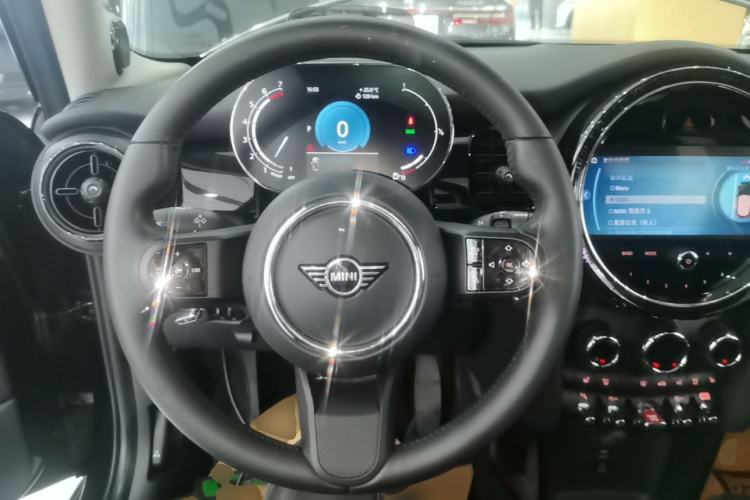 Used MINI 2023 1.5T COOPER Artist Five-Door Edition Steering Wheel