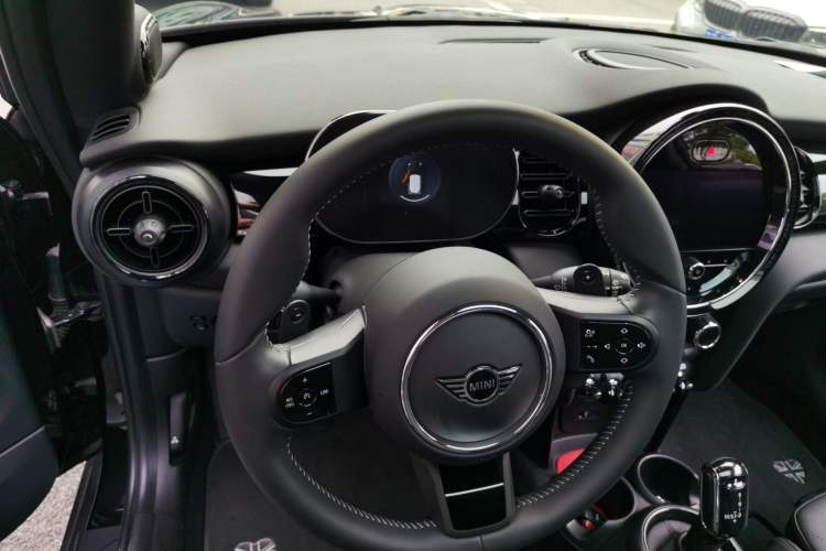 Used MINI 2023 Updated 2.0T COOPER S Artist Steering Wheel