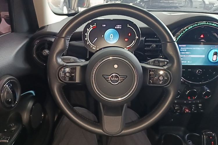 Used MINI 2023 Updated 1.5T COOPER Artist Five-Door Edition Steering Wheel