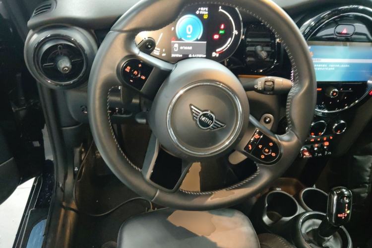 Used MINI 2023 Second Facelift 2.0T COOPER S CABRIO Artist Steering Wheel