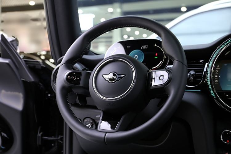 Used MINI 2023 Updated 2.0T COOPER S Artist Steering Wheel