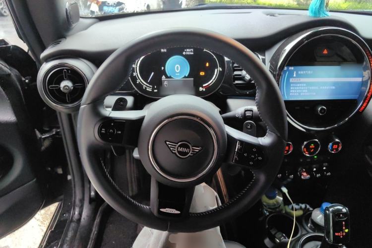Used MINI 2023 Revised 2.0T COOPER S CABRIO Artist Steering Wheel