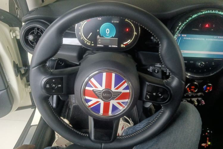 Used MINI 2023 2.0T COOPER S Artist Five-Door Edition Steering Wheel
