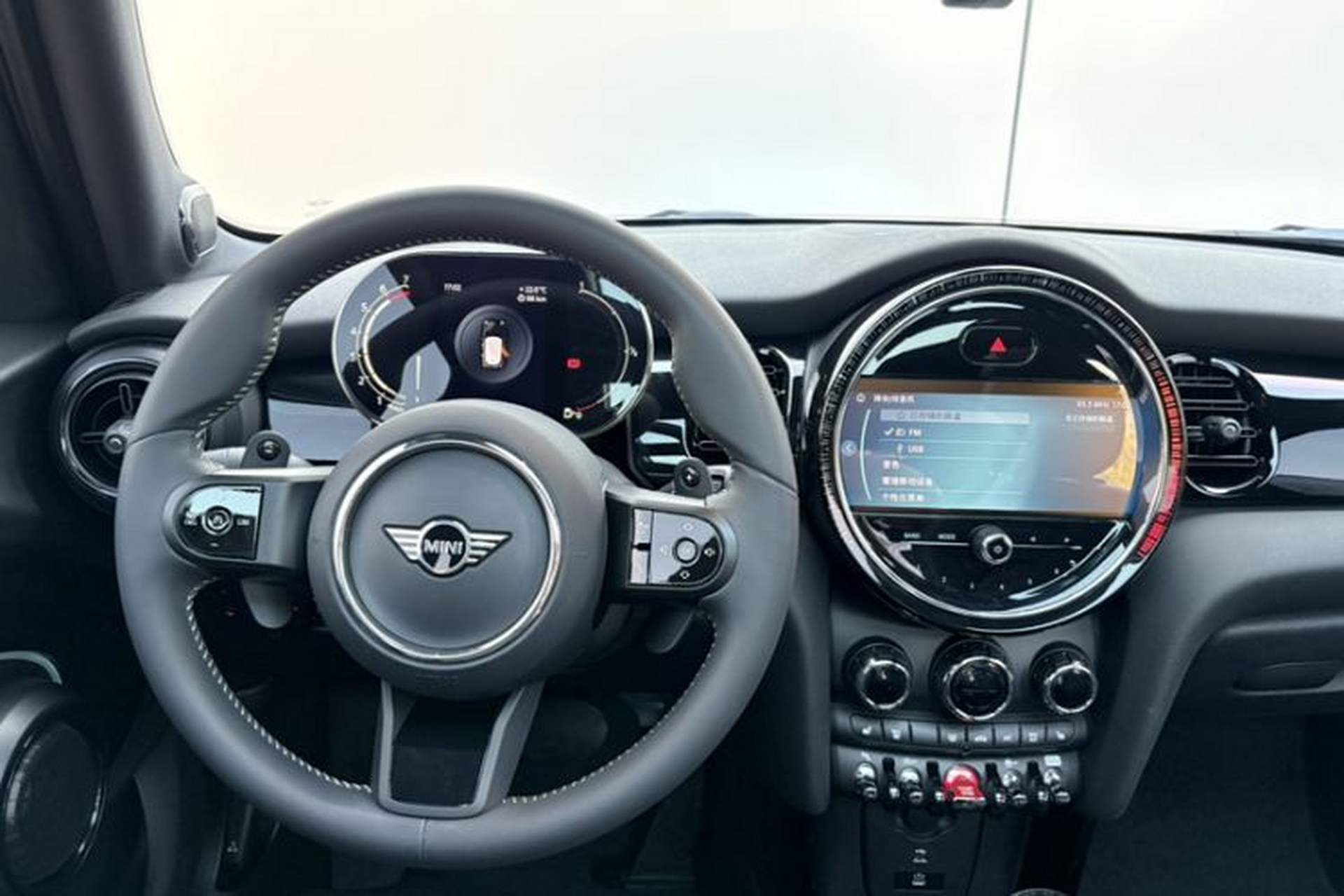 Used MINI 2023 Facelift 2.0T COOPER S Artist Five-Door Edition Steering Wheel