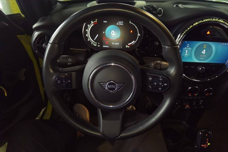 Used MINI 2023 Revised 1.5T COOPER CABRIO Artist Steering Wheel