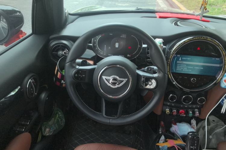 Used MINI 2023 Facelift 2.0T COOPER S Artist Five-Door Edition Steering Wheel