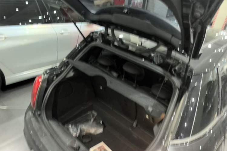 Used MINI 2023 1.5T COOPER King's Cross Special Edition Five-Door Version Trunk