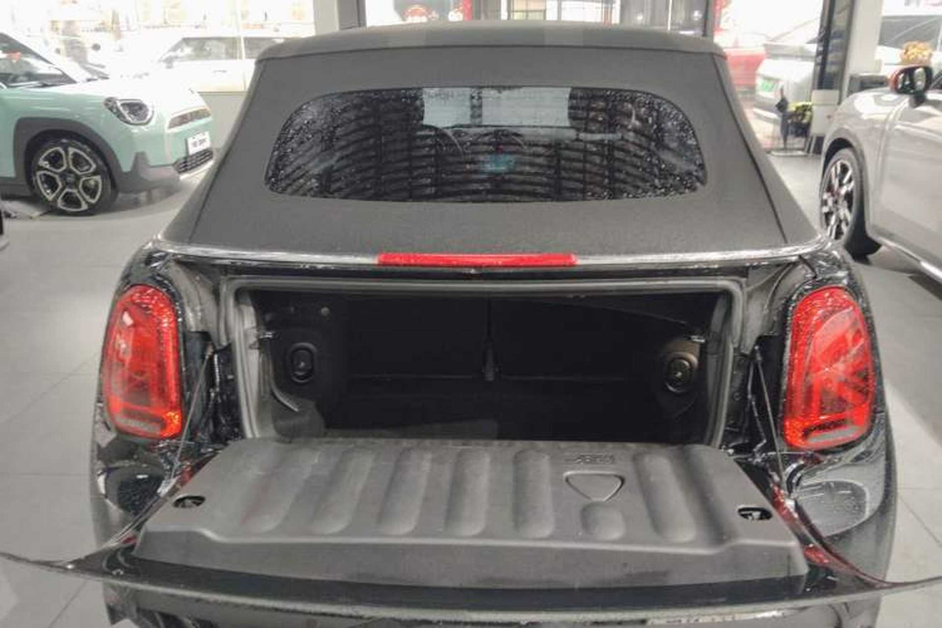 Used MINI 2023 Second Facelift 2.0T COOPER S CABRIO Artist Trunk