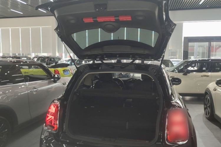 Used MINI 2023 Updated 1.5T COOPER Artist Trunk