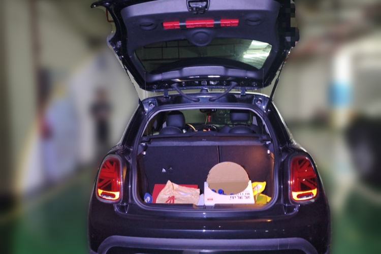 Used MINI 2023 1.5T COOPER Artist Trunk