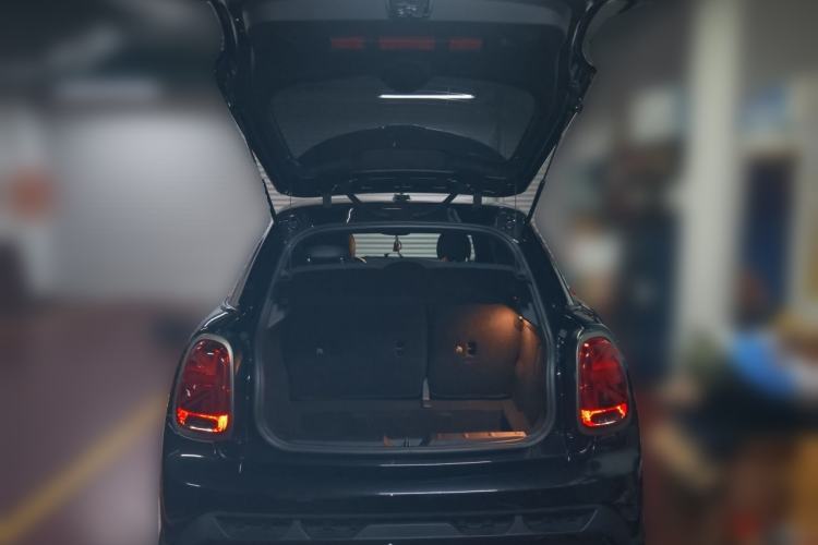 Used MINI 2023 2.0T COOPER S King's Cross Special Edition Five-Door Version Trunk