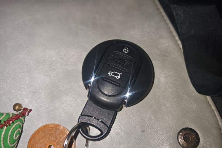 Used MINI 2023 Second Facelift 2.0T COOPER S CABRIO Artist Vehicle Key