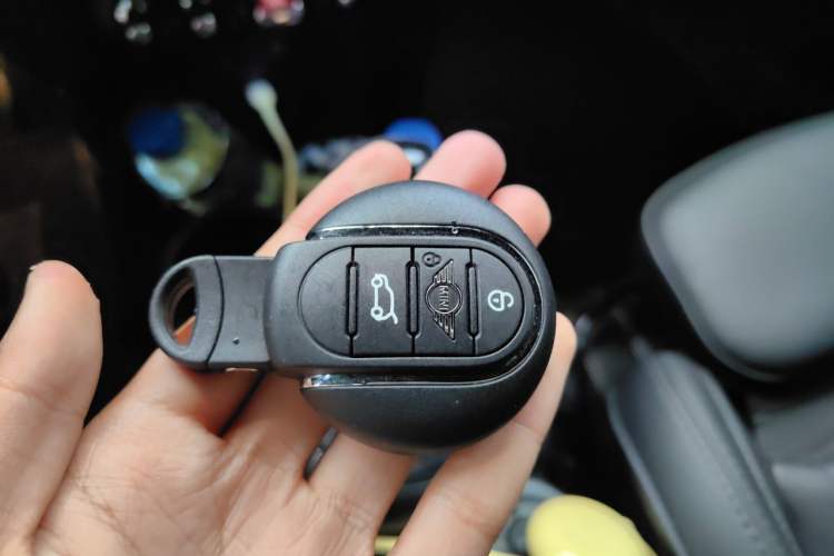 Used MINI 2023 Revised 2.0T COOPER S CABRIO Artist Vehicle Key