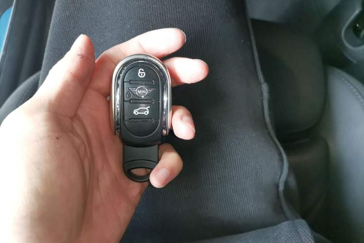 Used MINI 2023 Updated 2.0T COOPER S Artist Vehicle Key