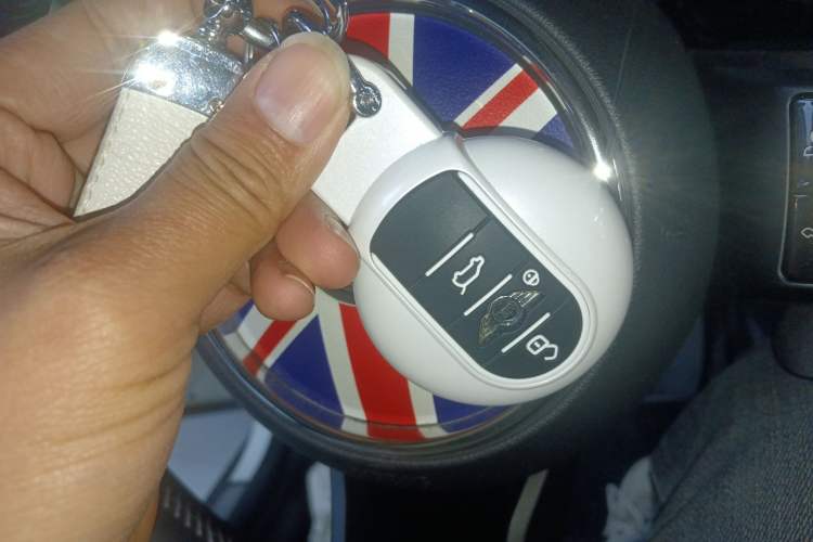 Used MINI 2023 2.0T COOPER S Artist Five-Door Edition Vehicle Key