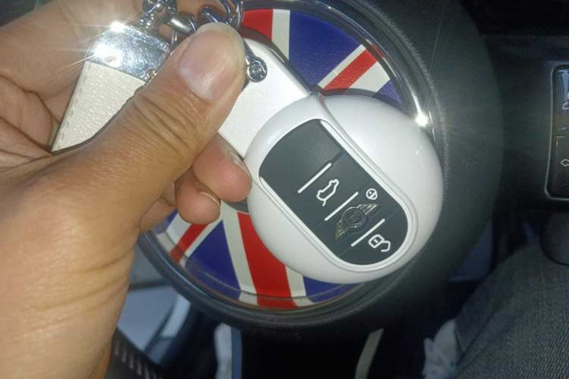 Used MINI 2023 2.0T COOPER S Artist Five-Door Edition Vehicle Key